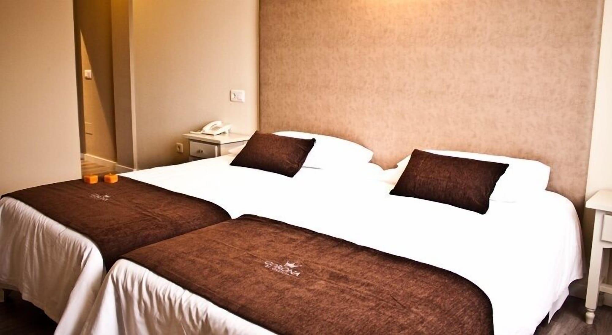 Hotel Corona De Galicia Valga Exteriör bild