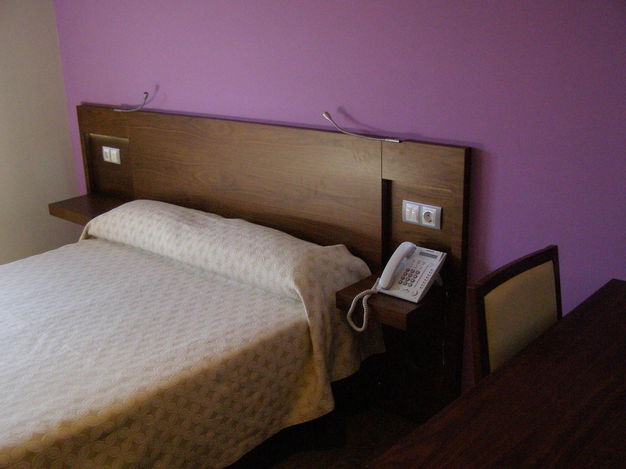 Hotel Corona De Galicia Valga Exteriör bild