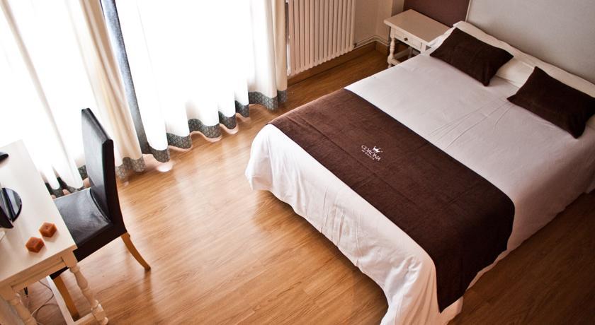 Hotel Corona De Galicia Valga Exteriör bild