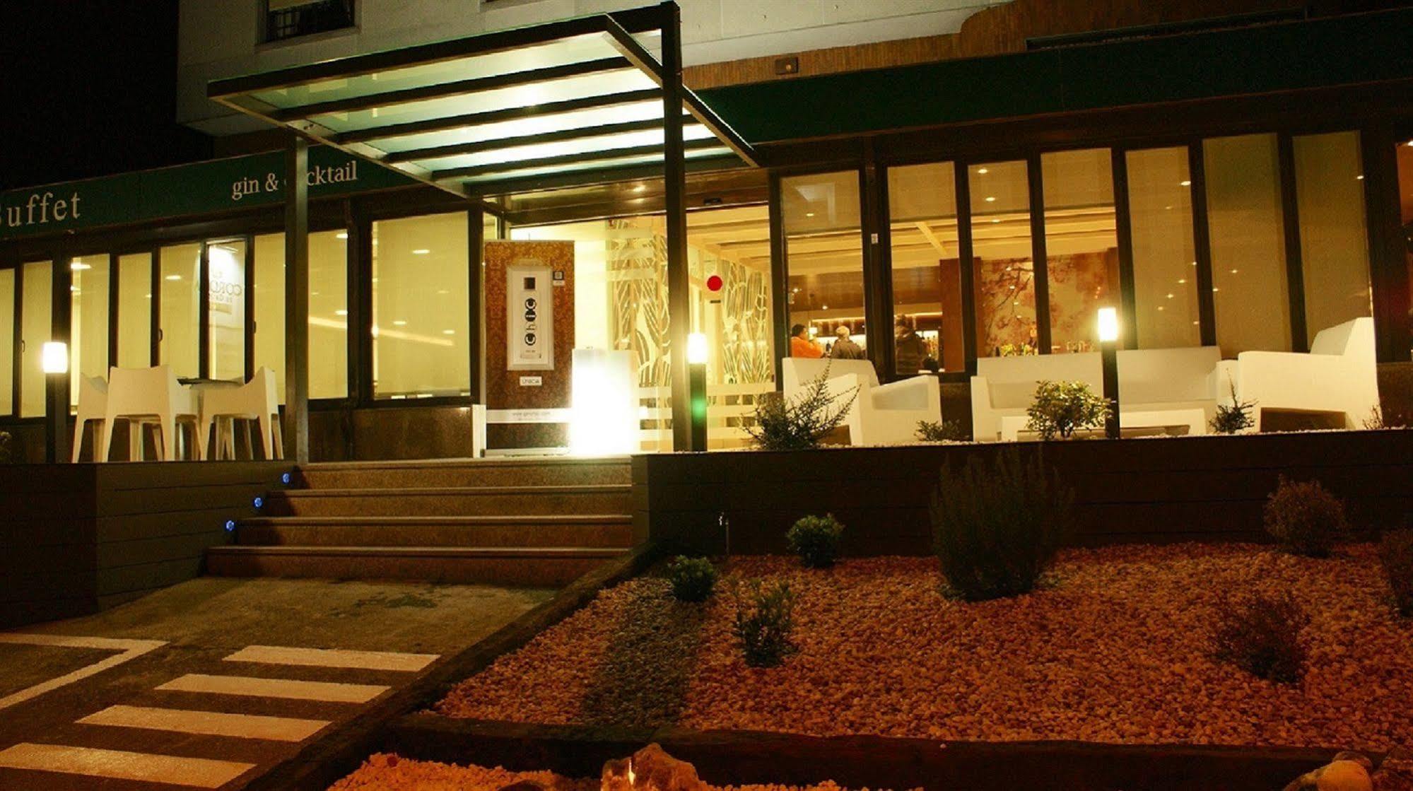 Hotel Corona De Galicia Valga Exteriör bild